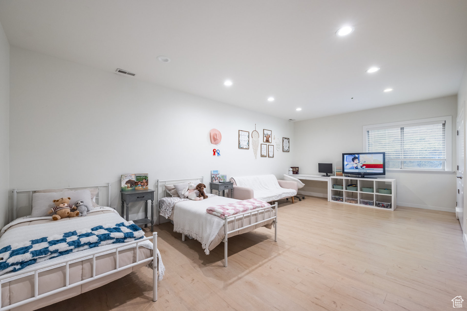 TWIN RIVERS ESTATES - Residential