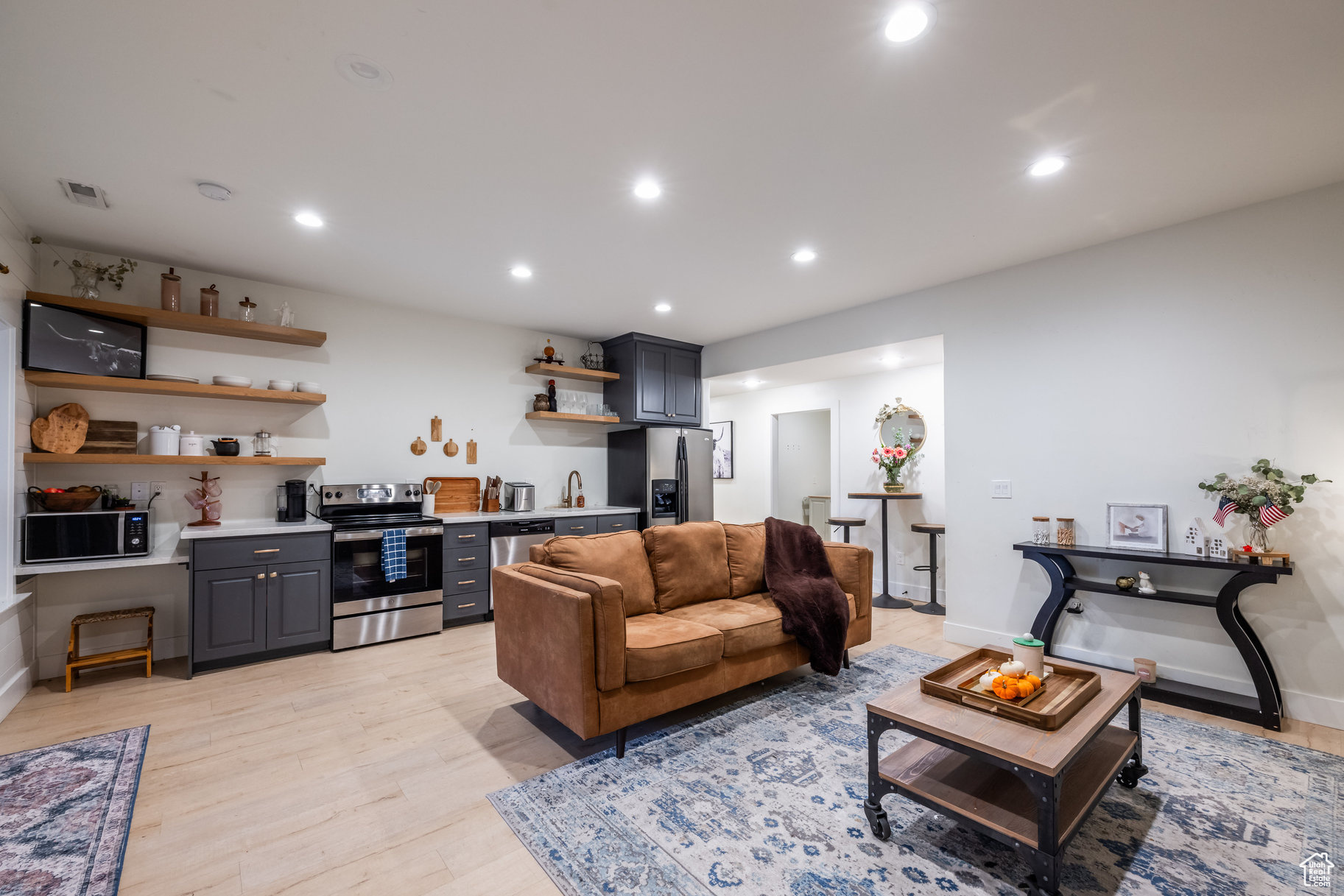 TWIN RIVERS ESTATES - Residential