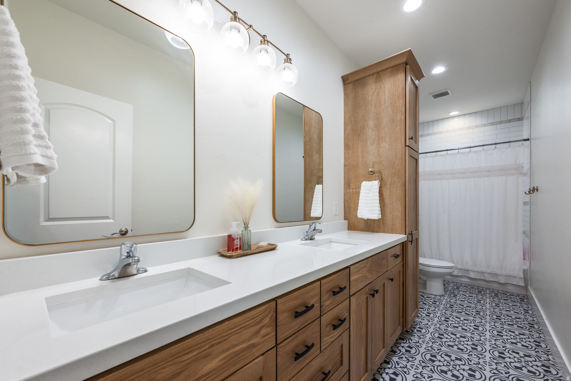 TWIN RIVERS ESTATES - Residential