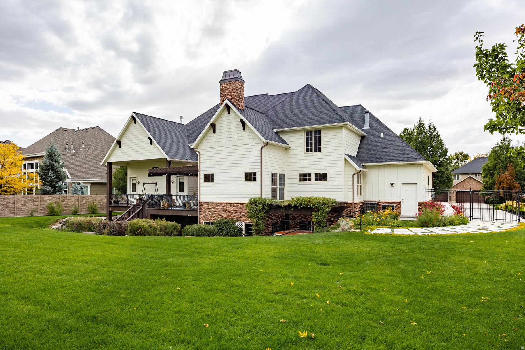 TWIN RIVERS ESTATES - Residential