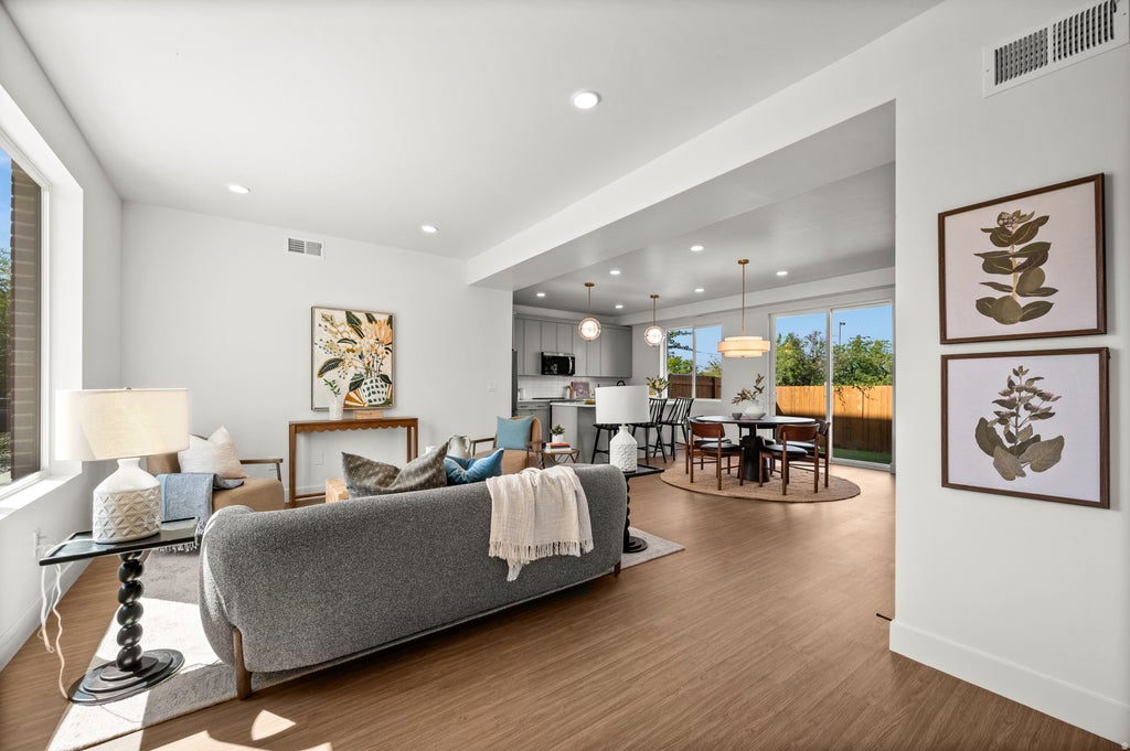 Photo of 2162 S LAKE ST #2, Salt Lake City, UT 84106 (MLS # 2181530)