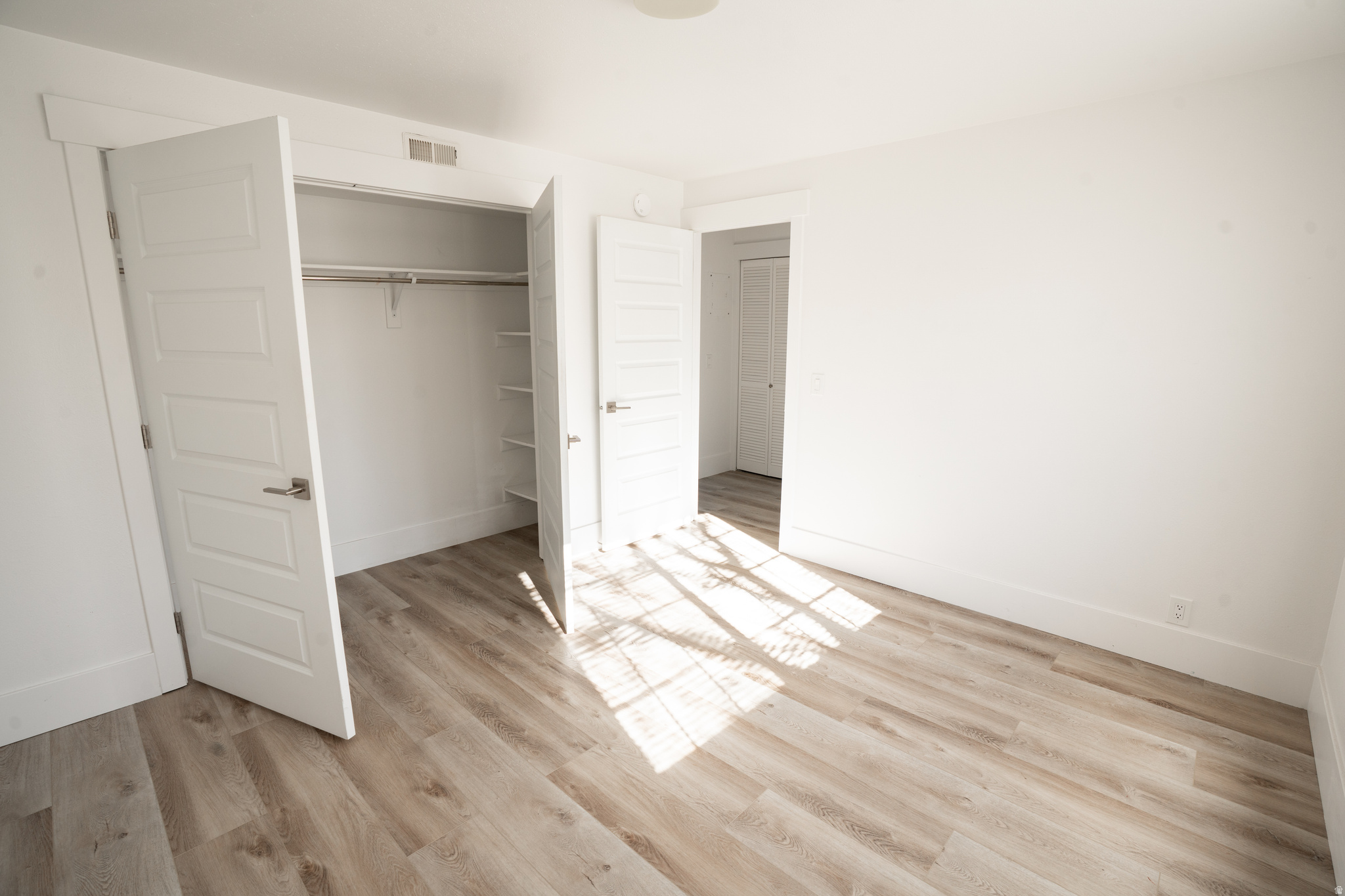 LINDENBROOK CONDOS - Residential