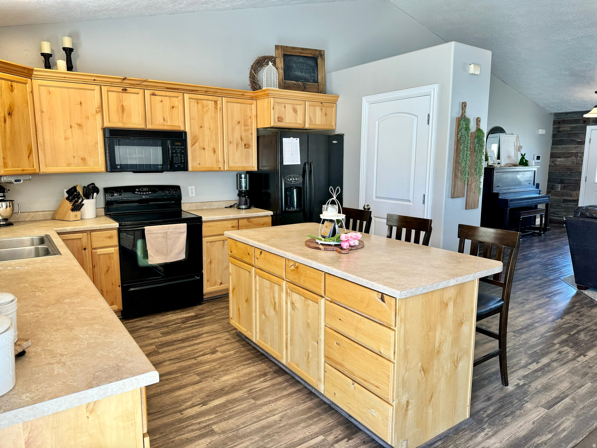 CEDAR RIDGE PUD PHAS - Residential