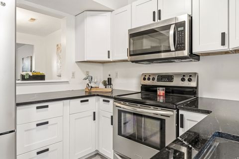 Tiny photo for 1039 S EASTGATE DR, Provo, UT 84606 (MLS # 2153834)