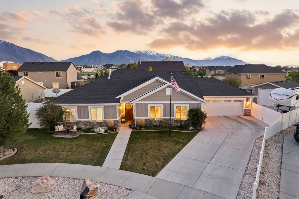 Photo of 699 W 650 S, Springville, UT 84663 (MLS # 2149856)