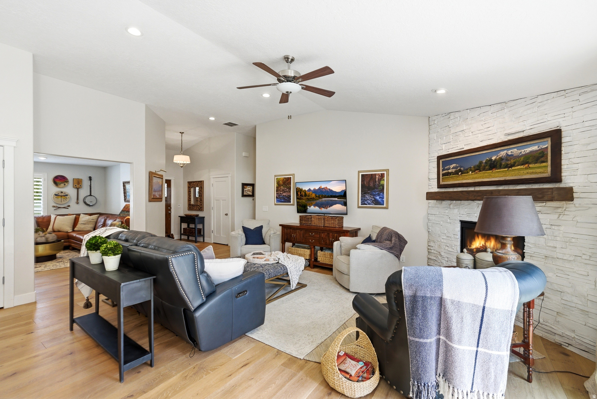 CRYSTAL SPRINGS - Residential