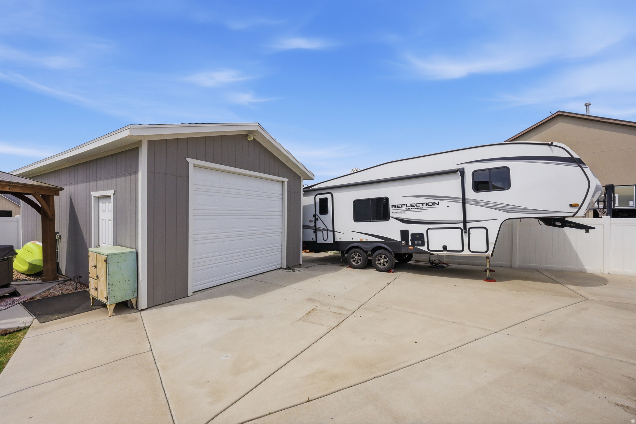 CRYSTAL SPRINGS - Residential