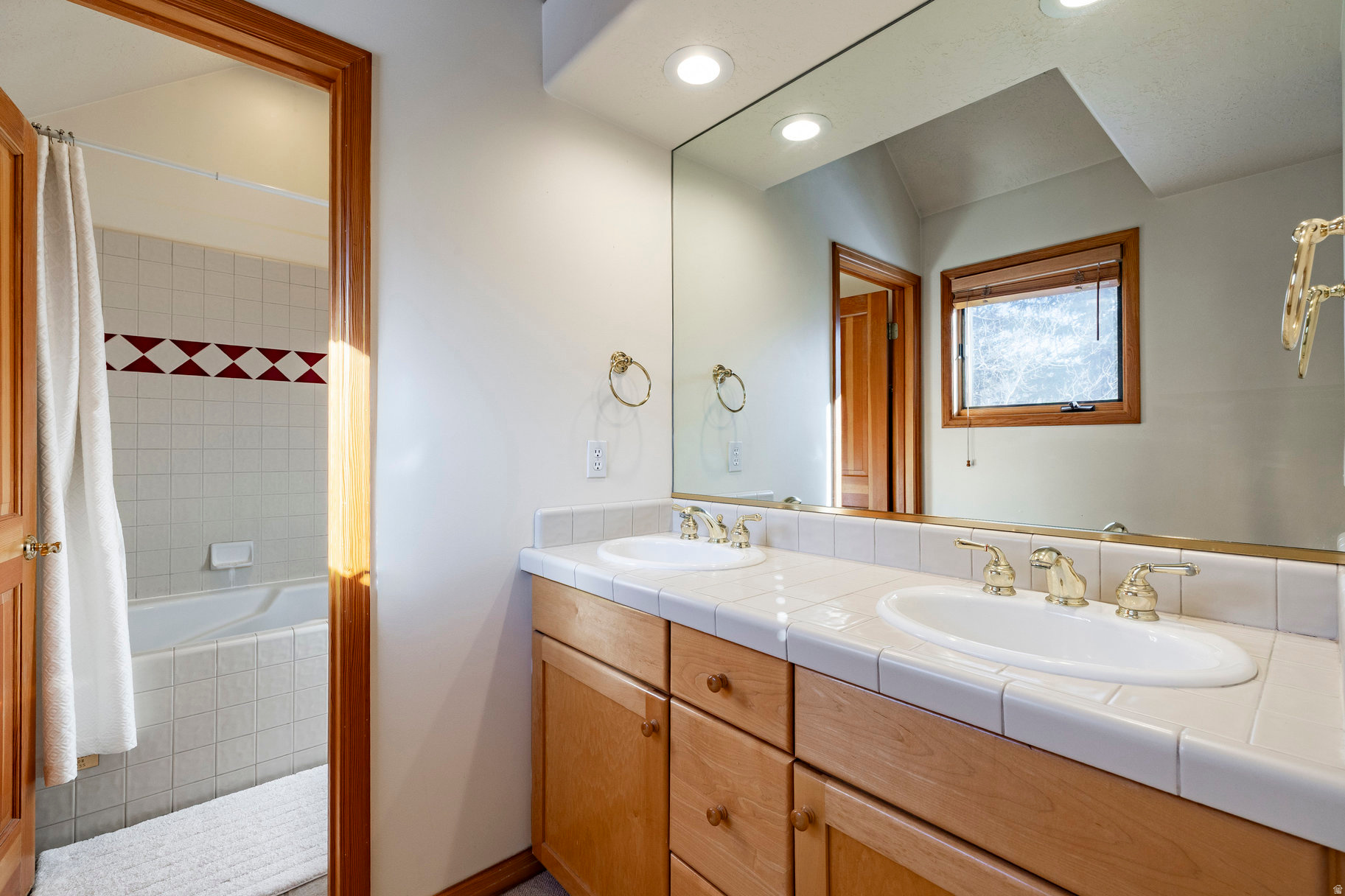 DEER LAKE VILLAGE - Residential