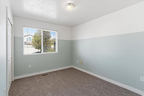 Tiny photo for 2204 E 3225 N, Layton, UT 84040 (MLS # 2154021)