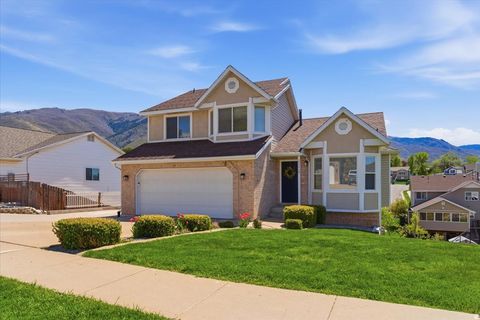 Photo of 2204 E 3225 N, Layton, UT 84040 (MLS # 2154021)