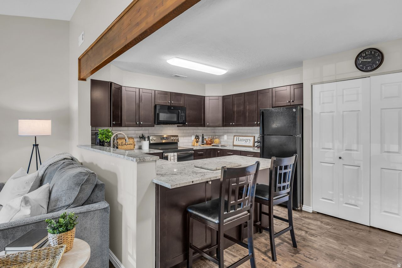 STONEGATE CONDOS - Residential