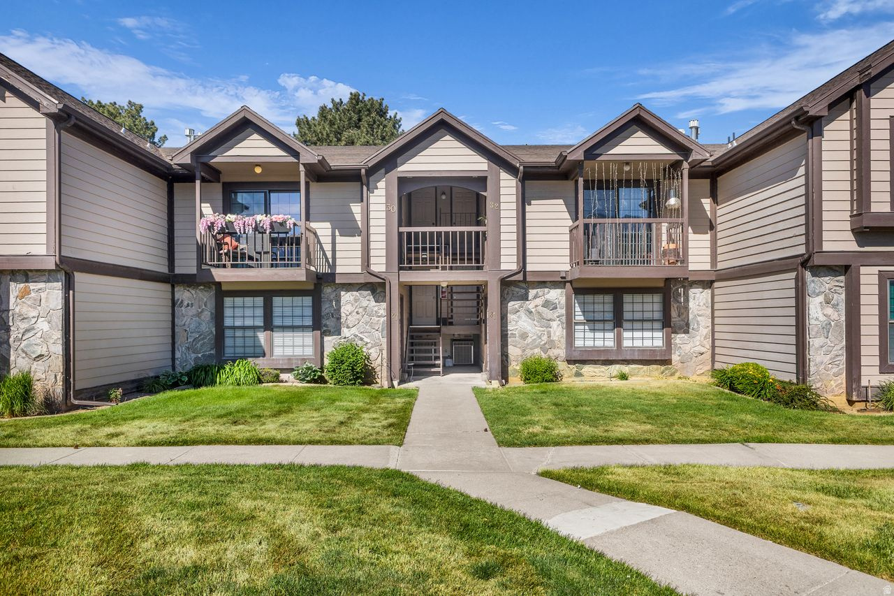 STONEGATE CONDOS - Residential