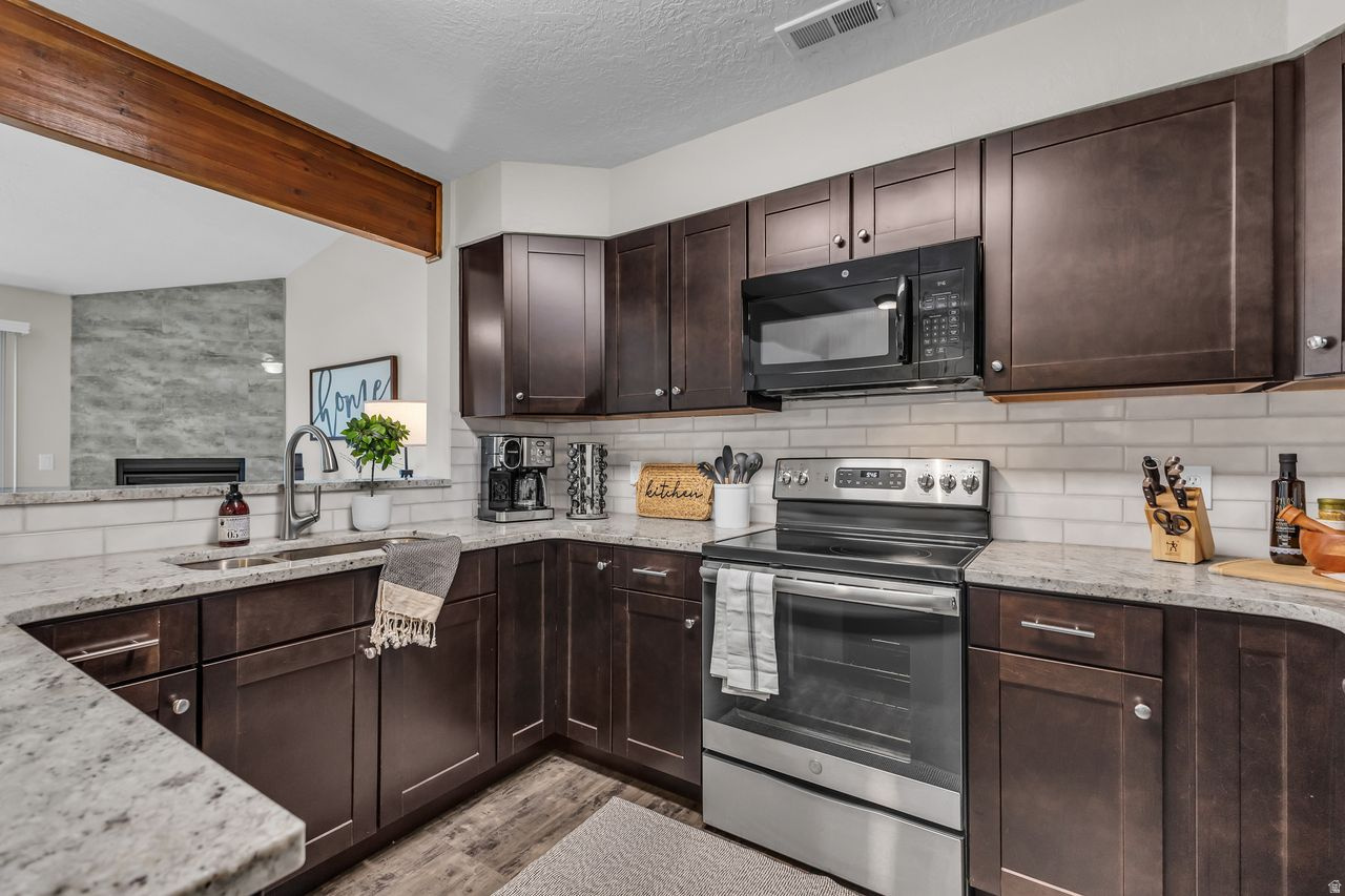 STONEGATE CONDOS - Residential