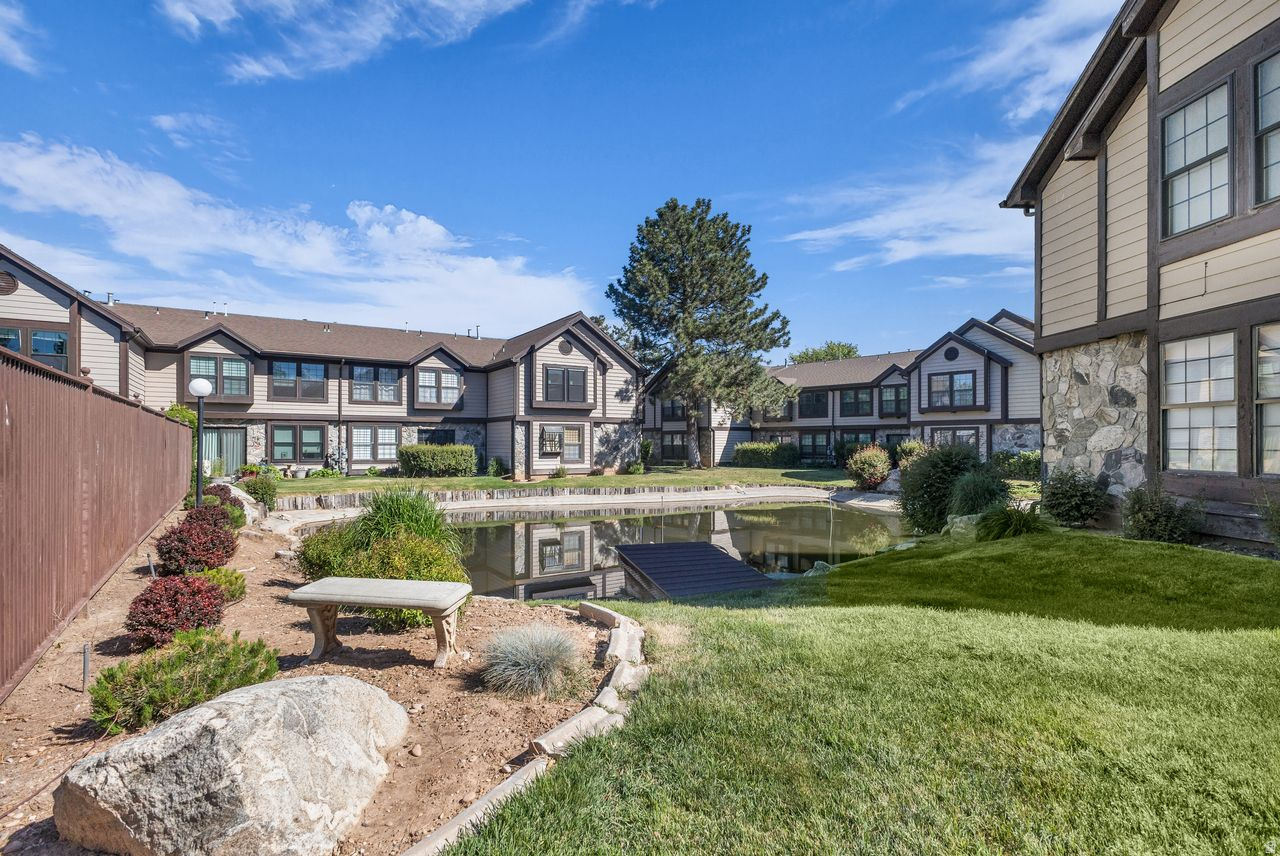 STONEGATE CONDOS - Residential