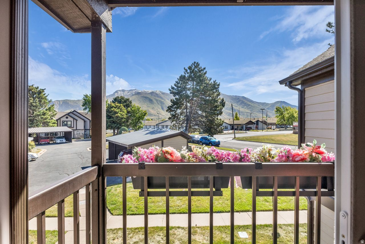 STONEGATE CONDOS - Residential