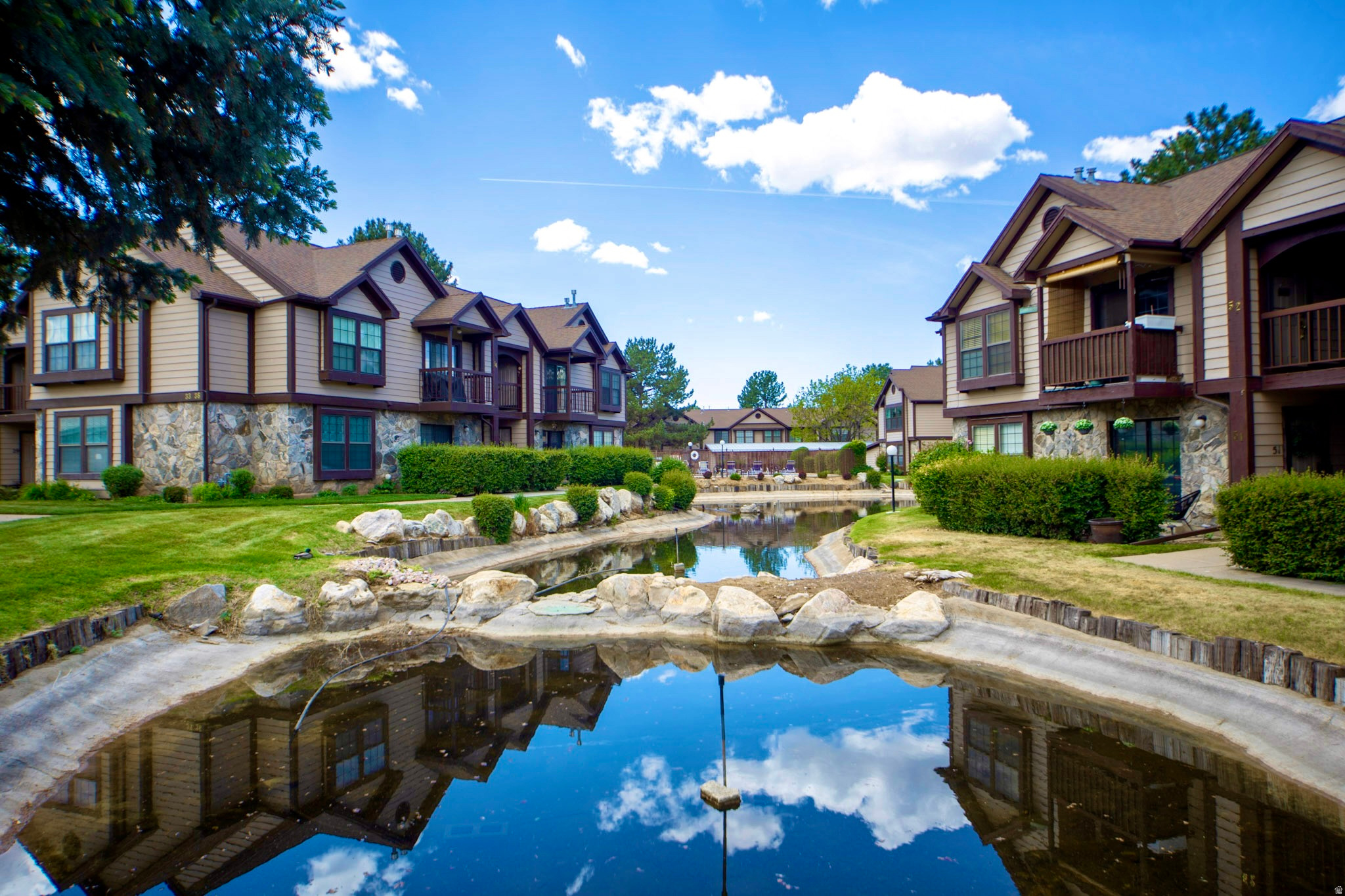 STONEGATE CONDOS - Residential