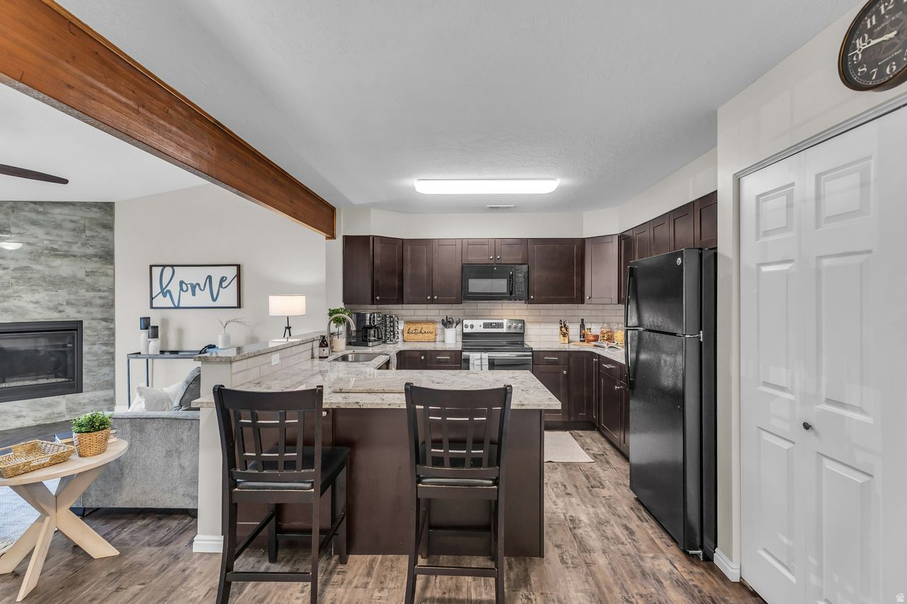 STONEGATE CONDOS - Residential