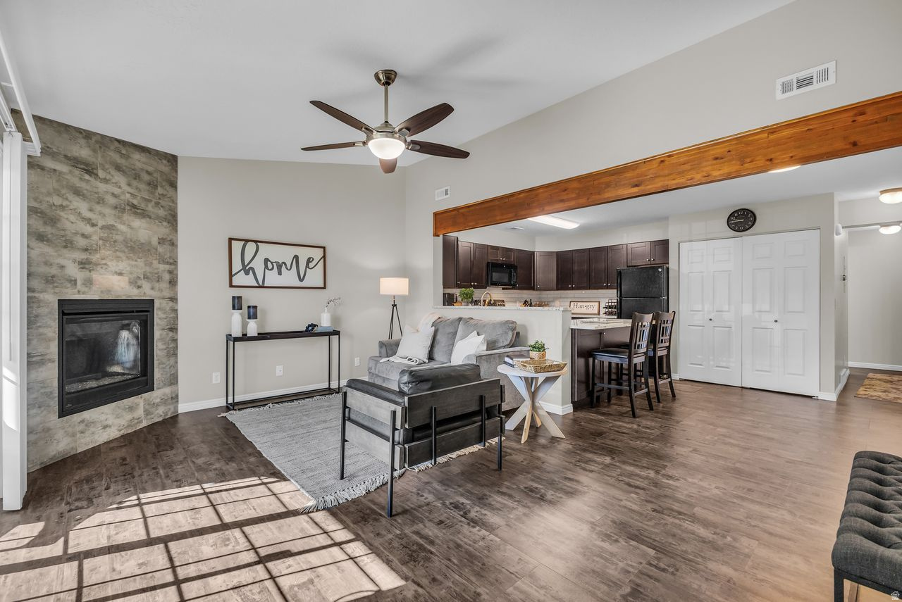 STONEGATE CONDOS - Residential