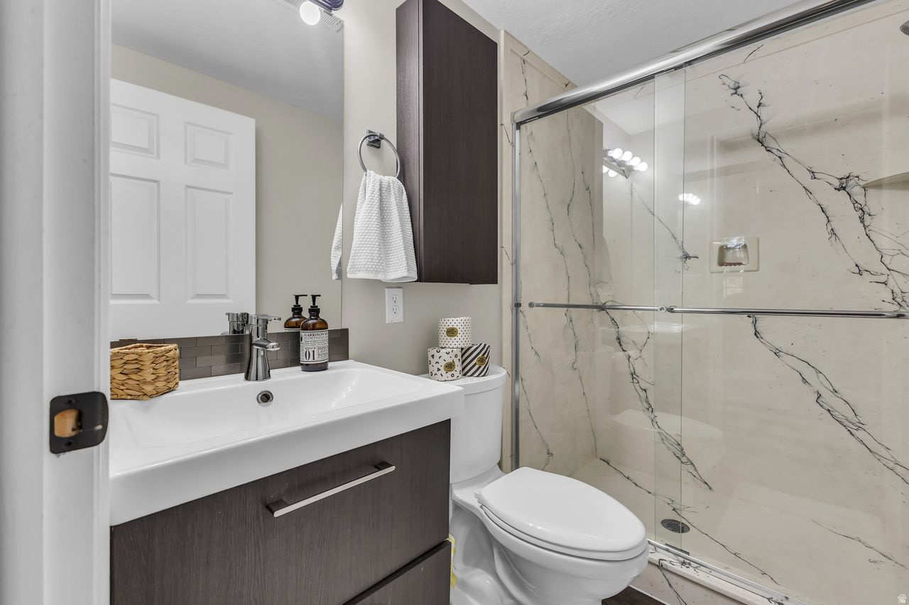 STONEGATE CONDOS - Residential