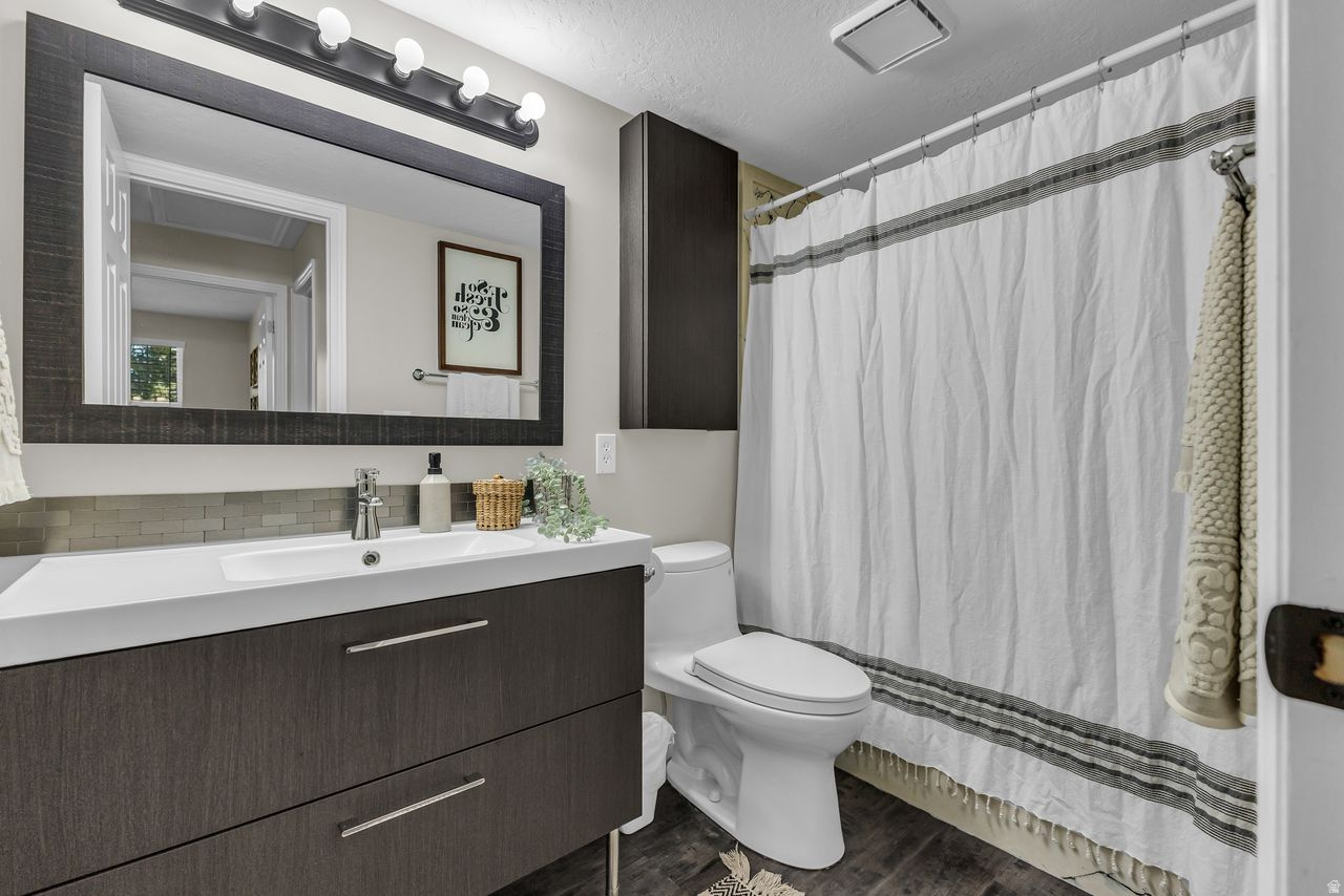 STONEGATE CONDOS - Residential