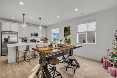 Tiny photo for 2103 N ELDERBERRY DR W, Saratoga Springs, UT 84045 (MLS # 2127888)