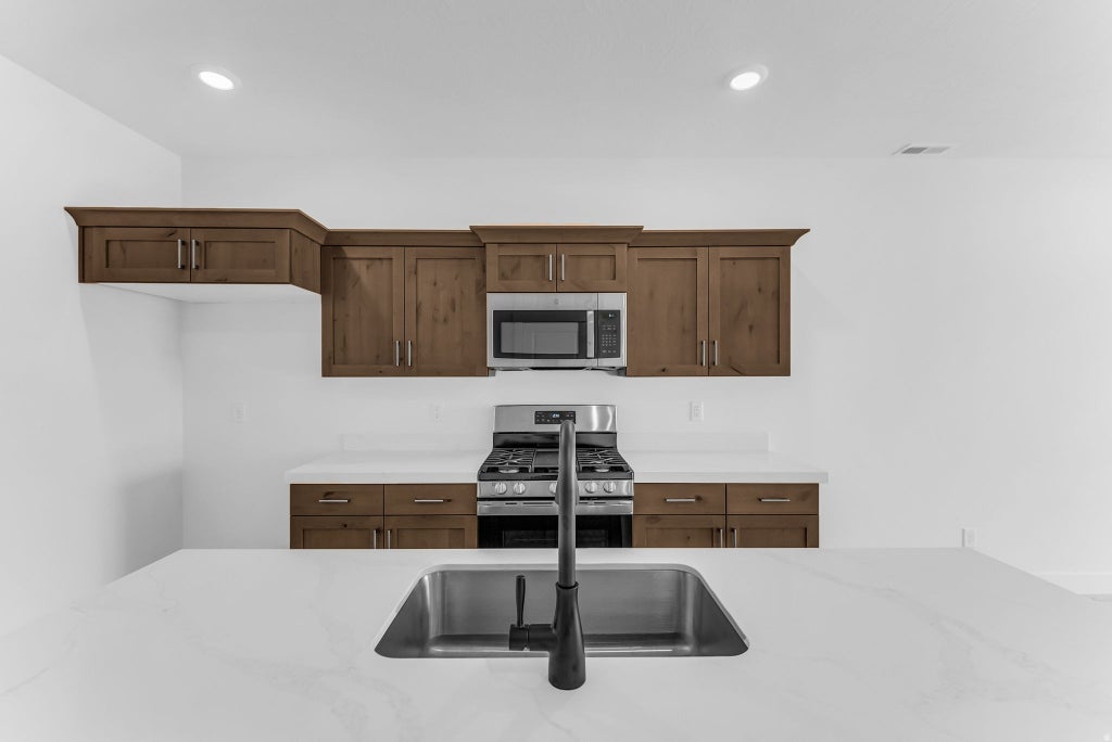 Photo of 516 W 1875 N, Harrisville, UT 84404 (MLS # 2182463)