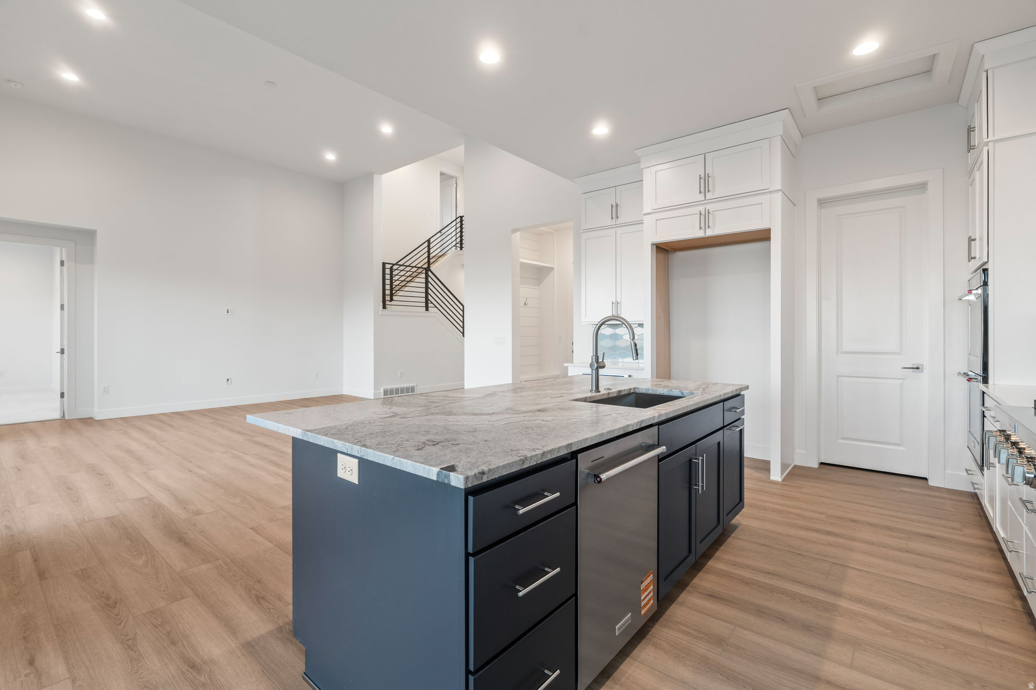 WESTLAKE VISTAS - Residential