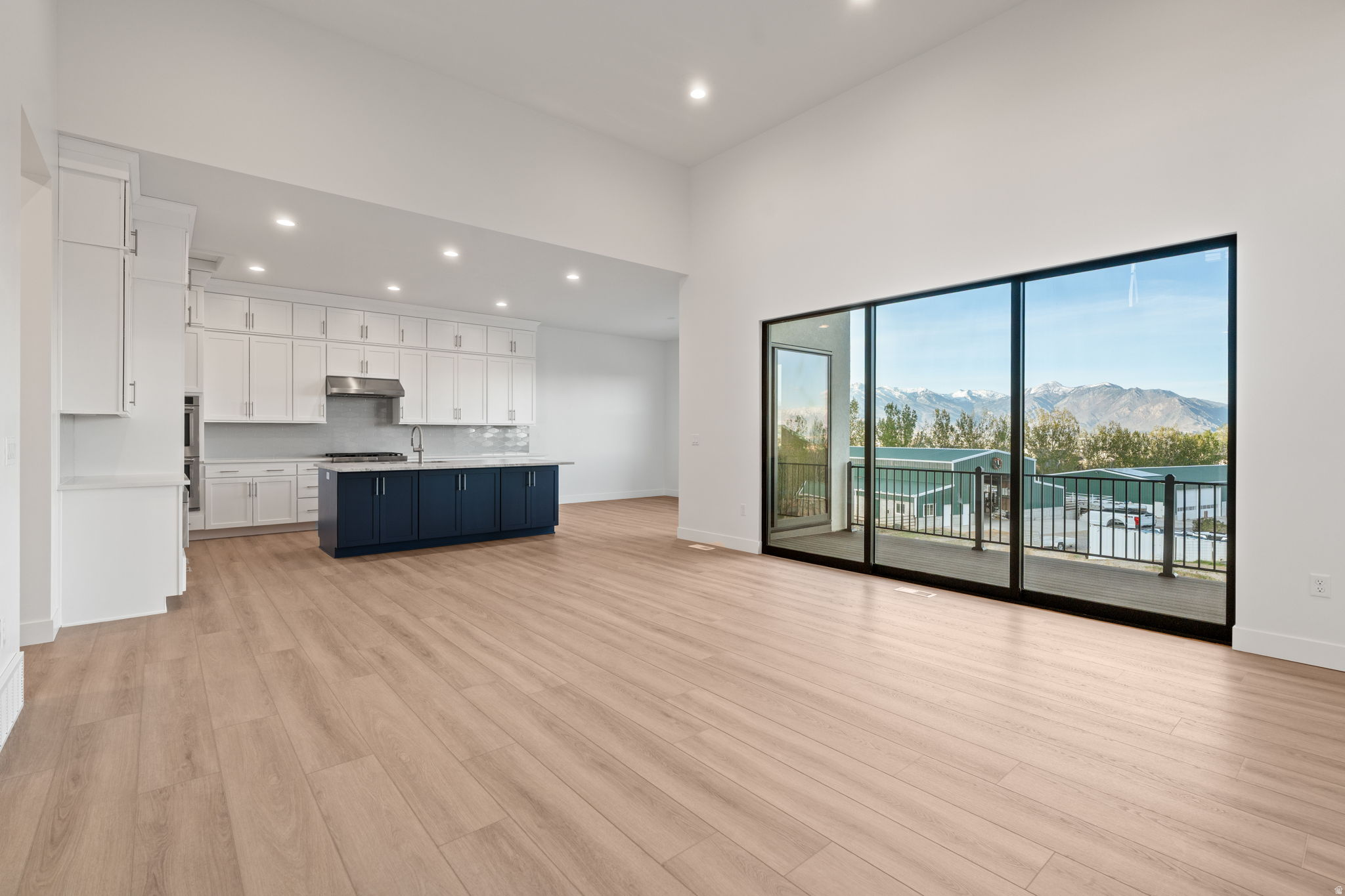 WESTLAKE VISTAS - Residential