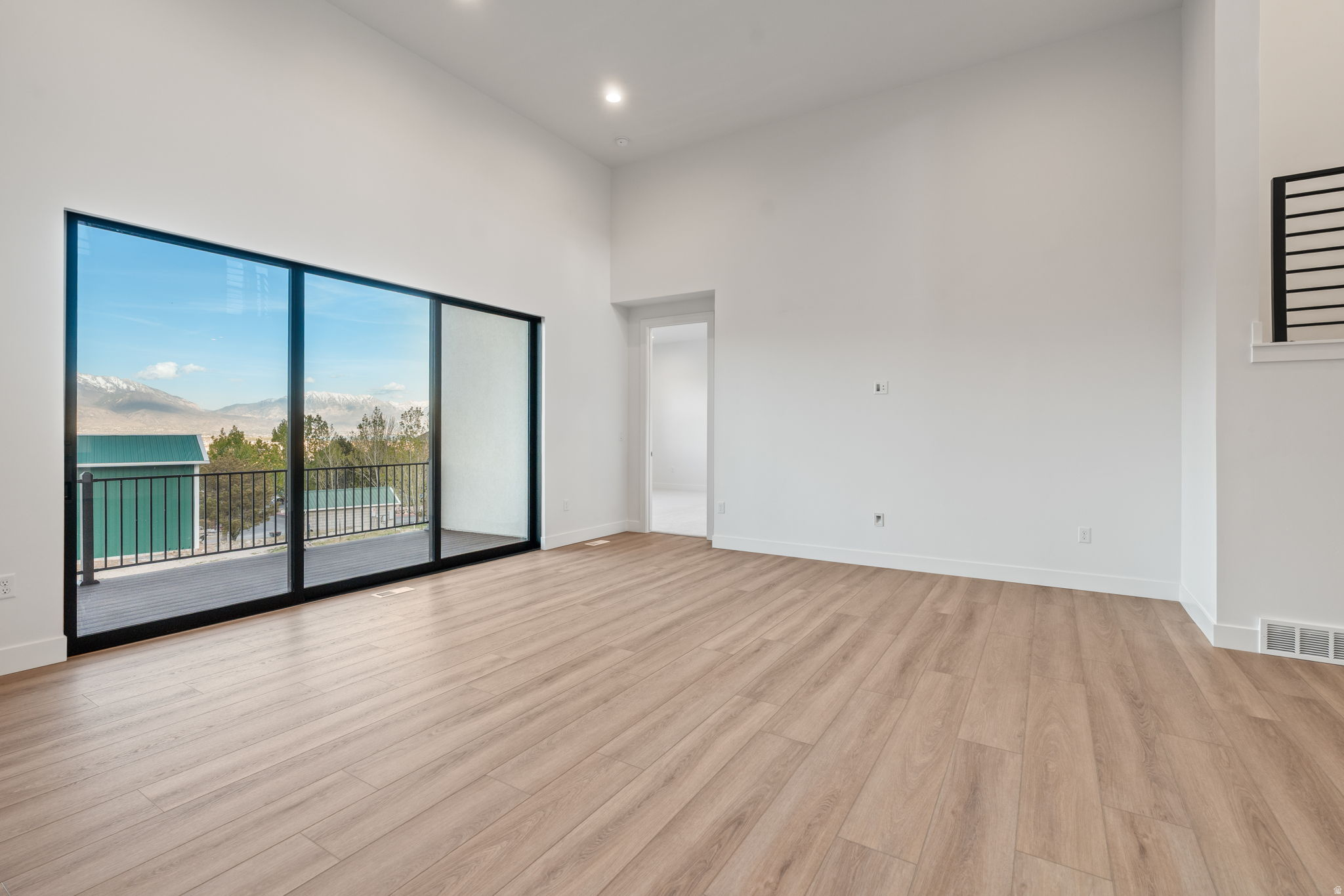 WESTLAKE VISTAS - Residential