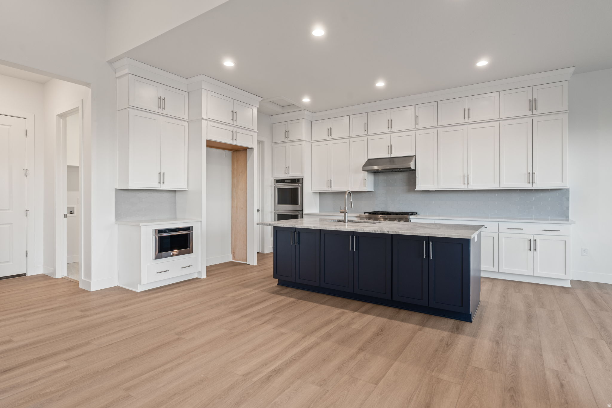 WESTLAKE VISTAS - Residential