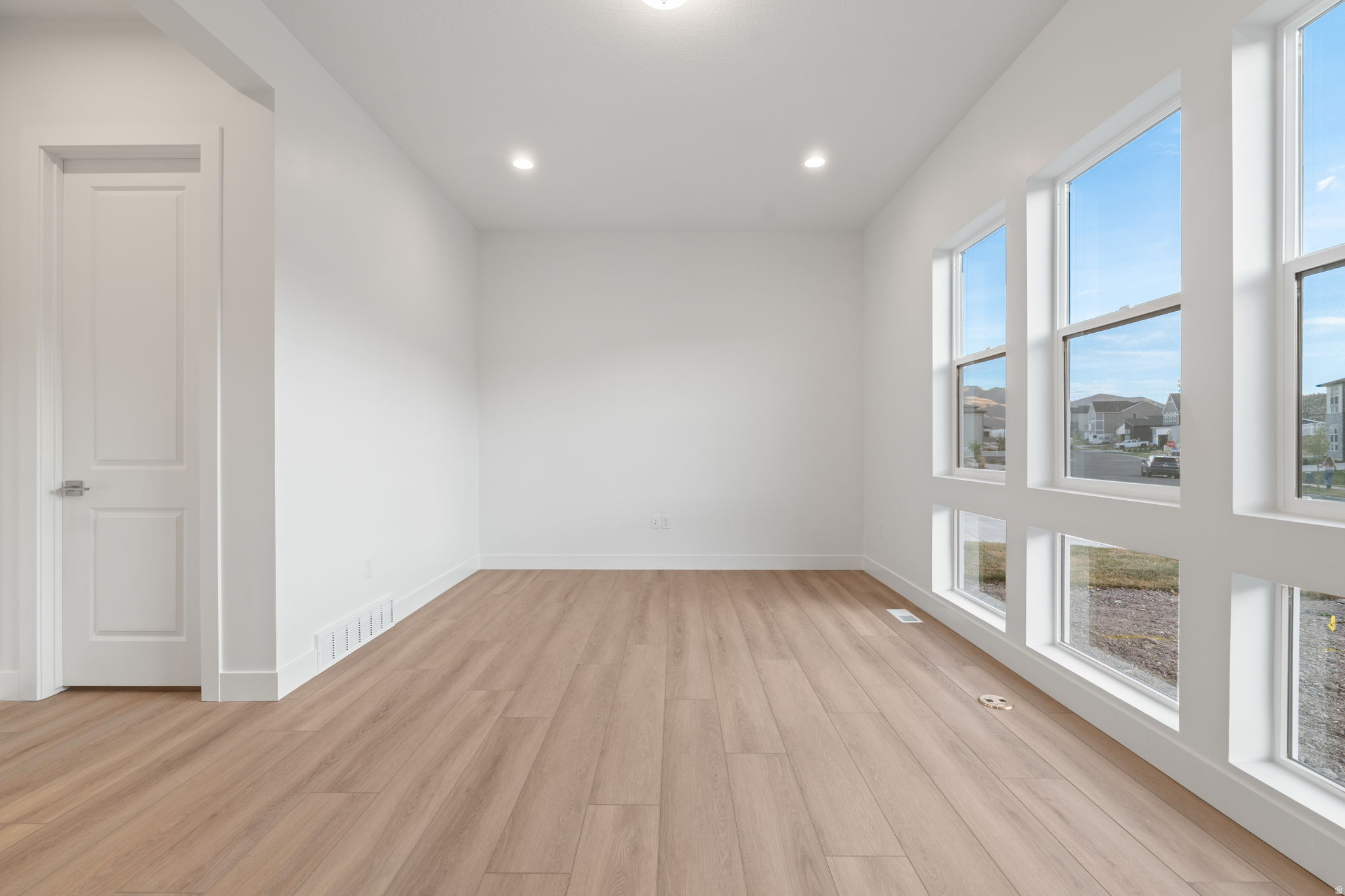 WESTLAKE VISTAS - Residential