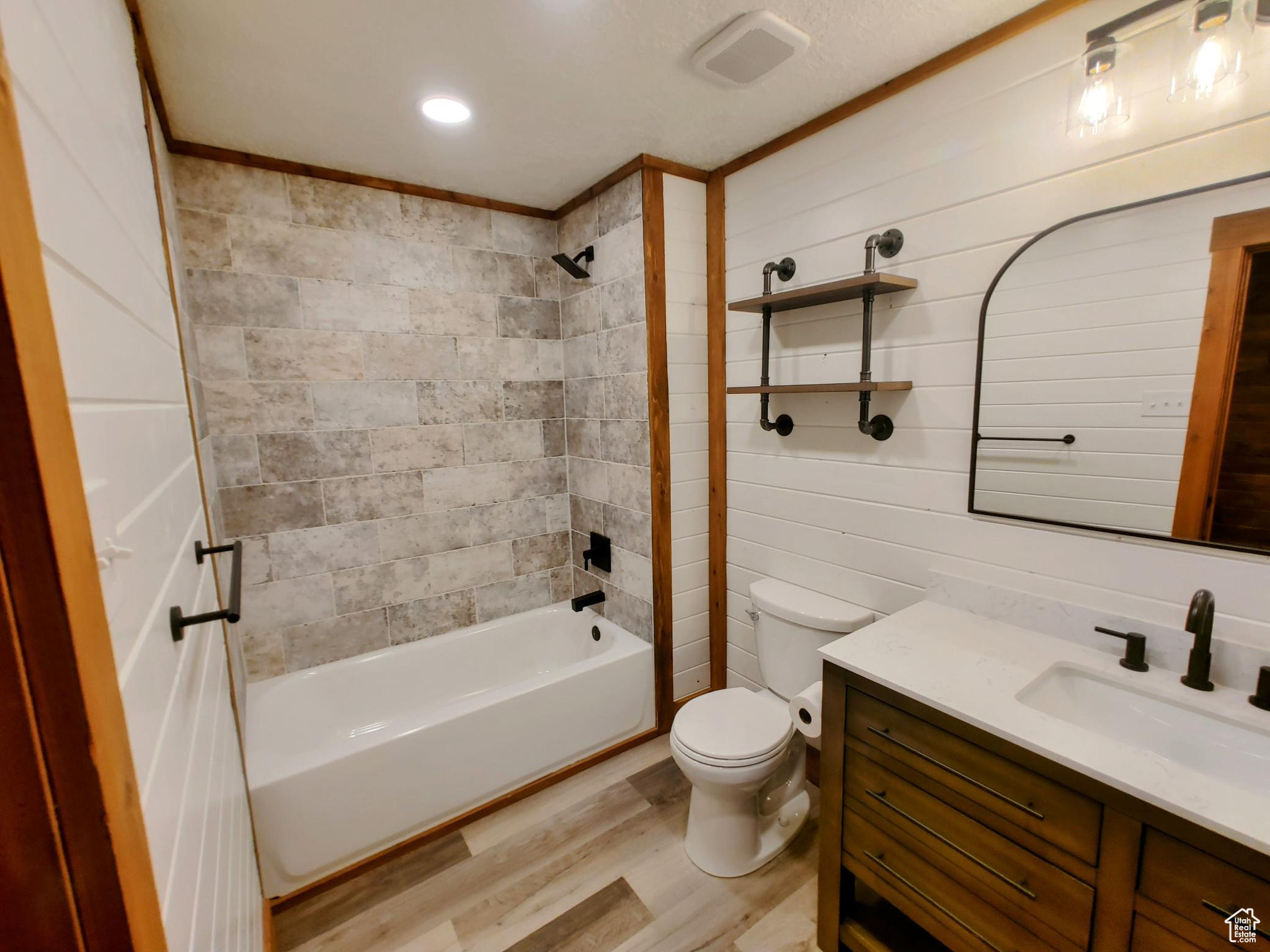 TIMBER LAKES - Residential