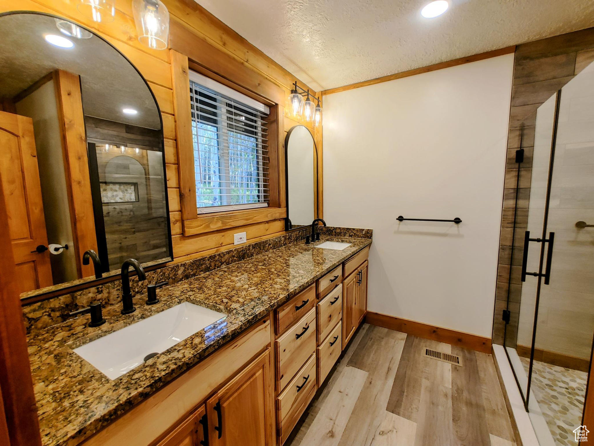 TIMBER LAKES - Residential