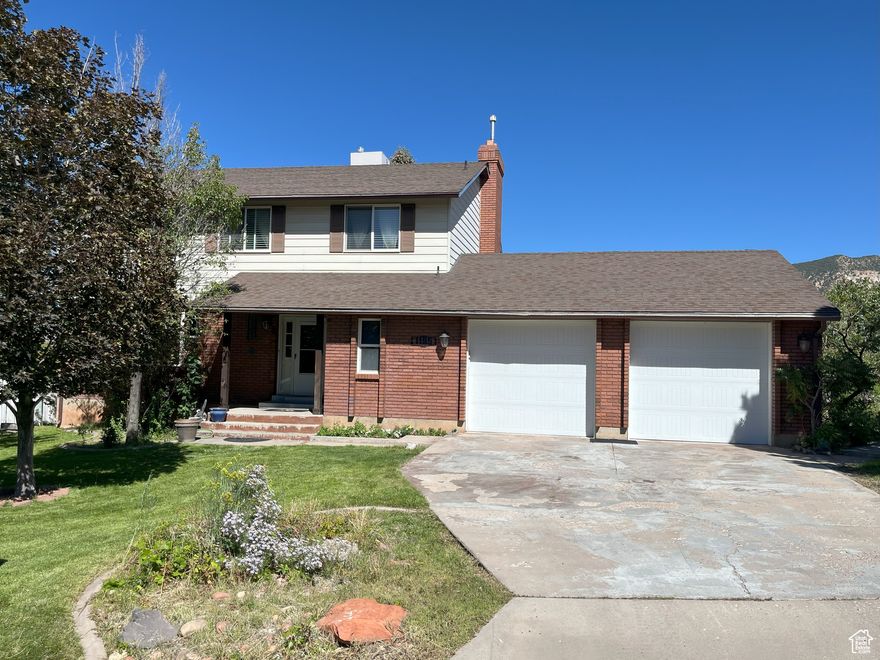 Fantastic home  in a quiet cul-de-sac.  Hardwood floors and plenty of space. Oversized 2 car garage, Large backyard that is fully fenced with dog run and storage shed. 5 bedrooms, walk in closets, marble bath.