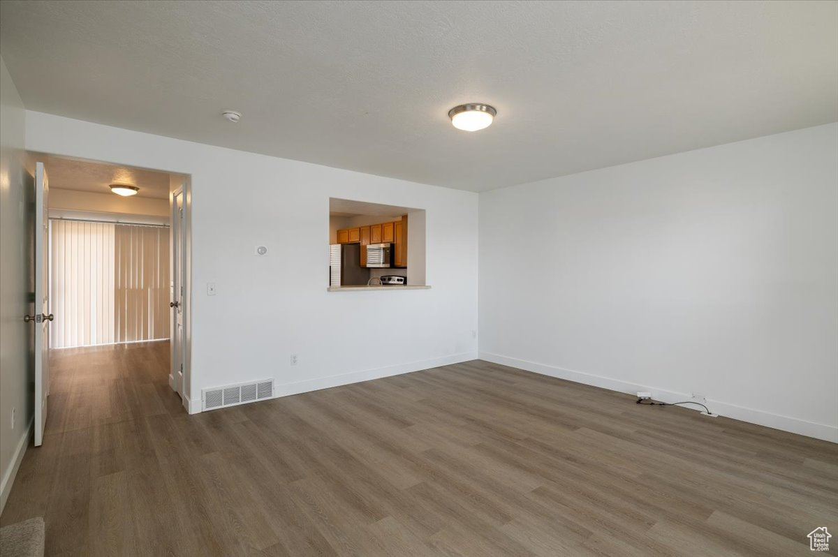 INVERNESS SQUARE - Residential