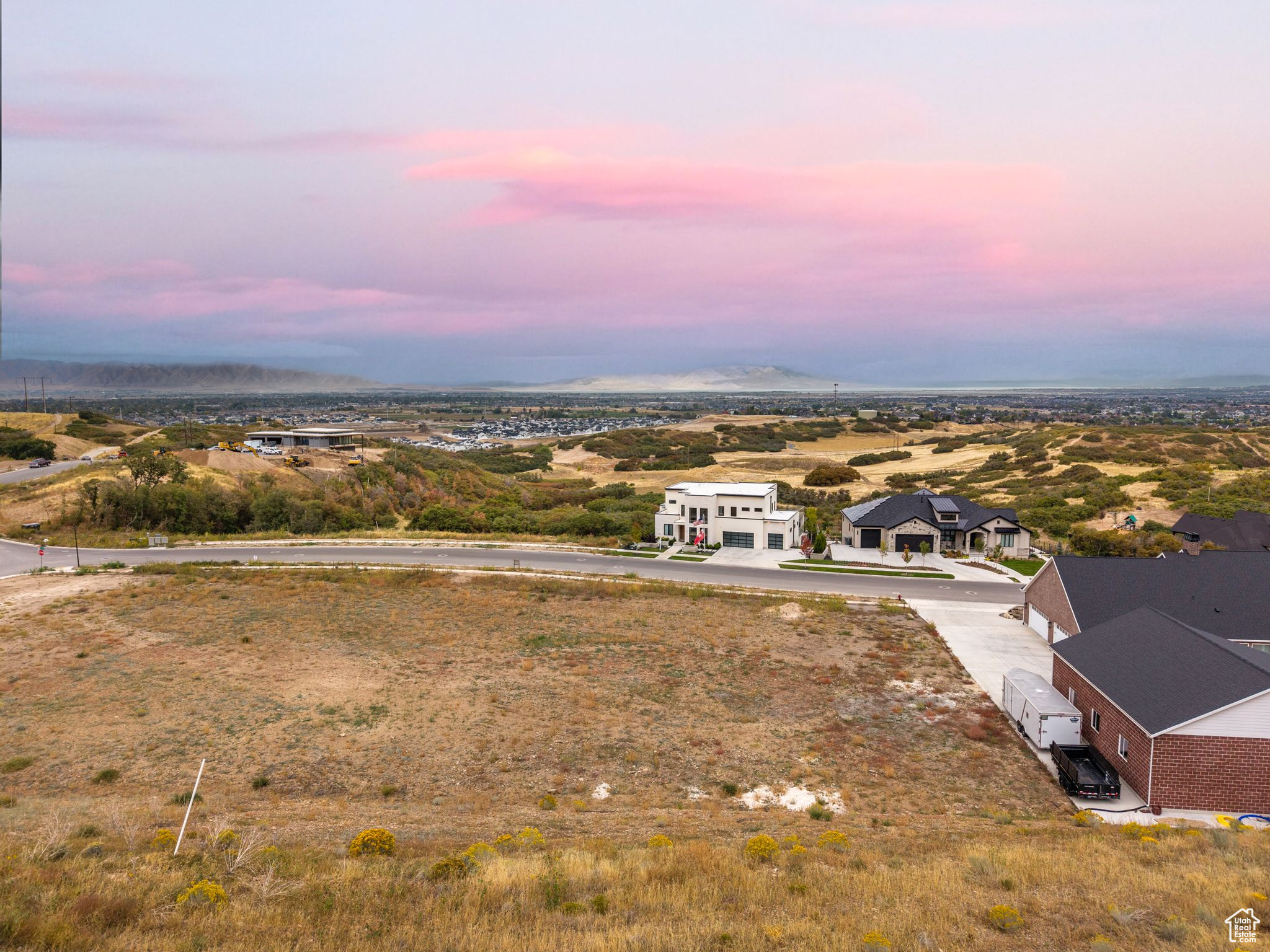 HIDDEN HOLLOW - Land