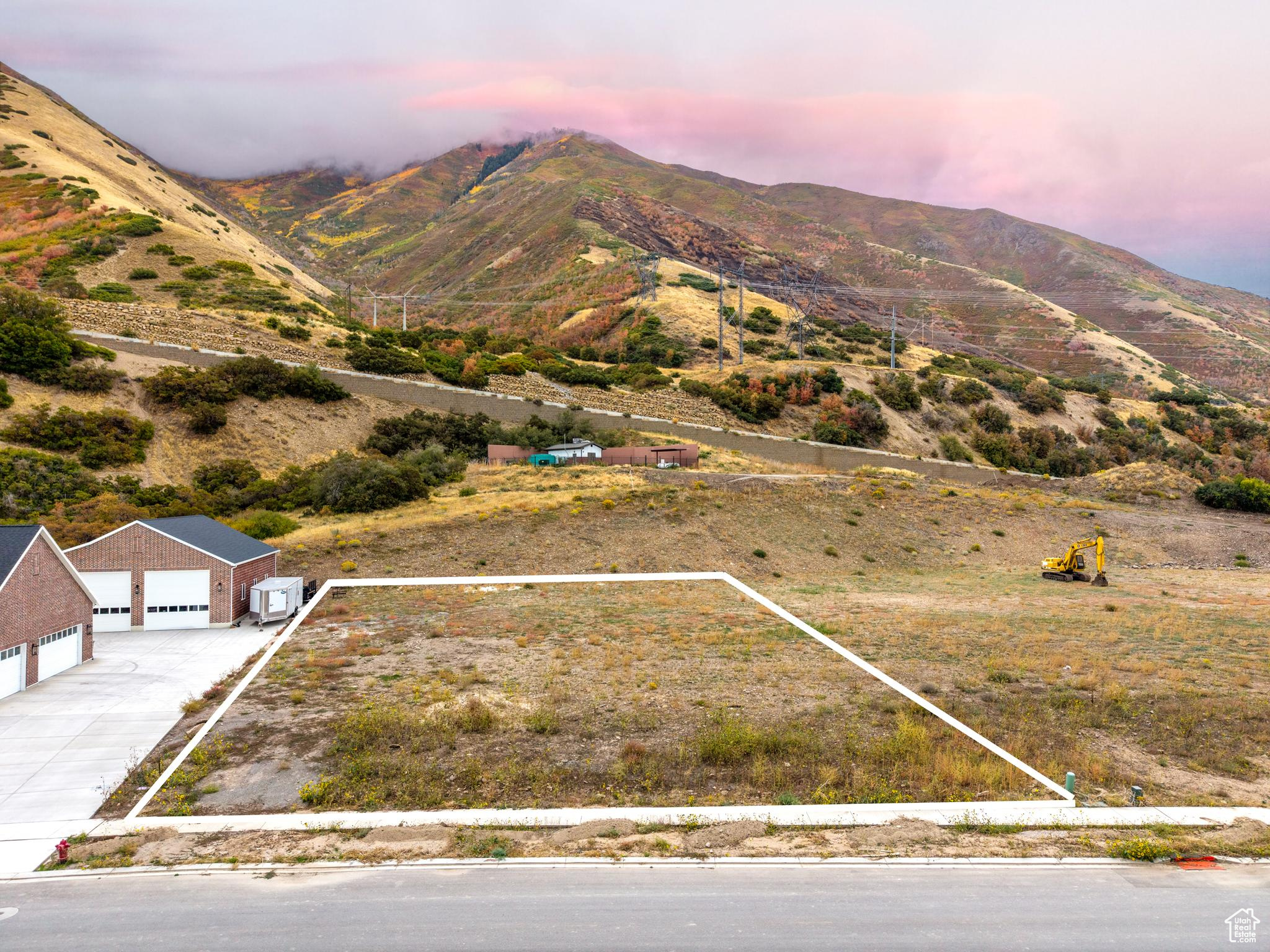 HIDDEN HOLLOW - Land