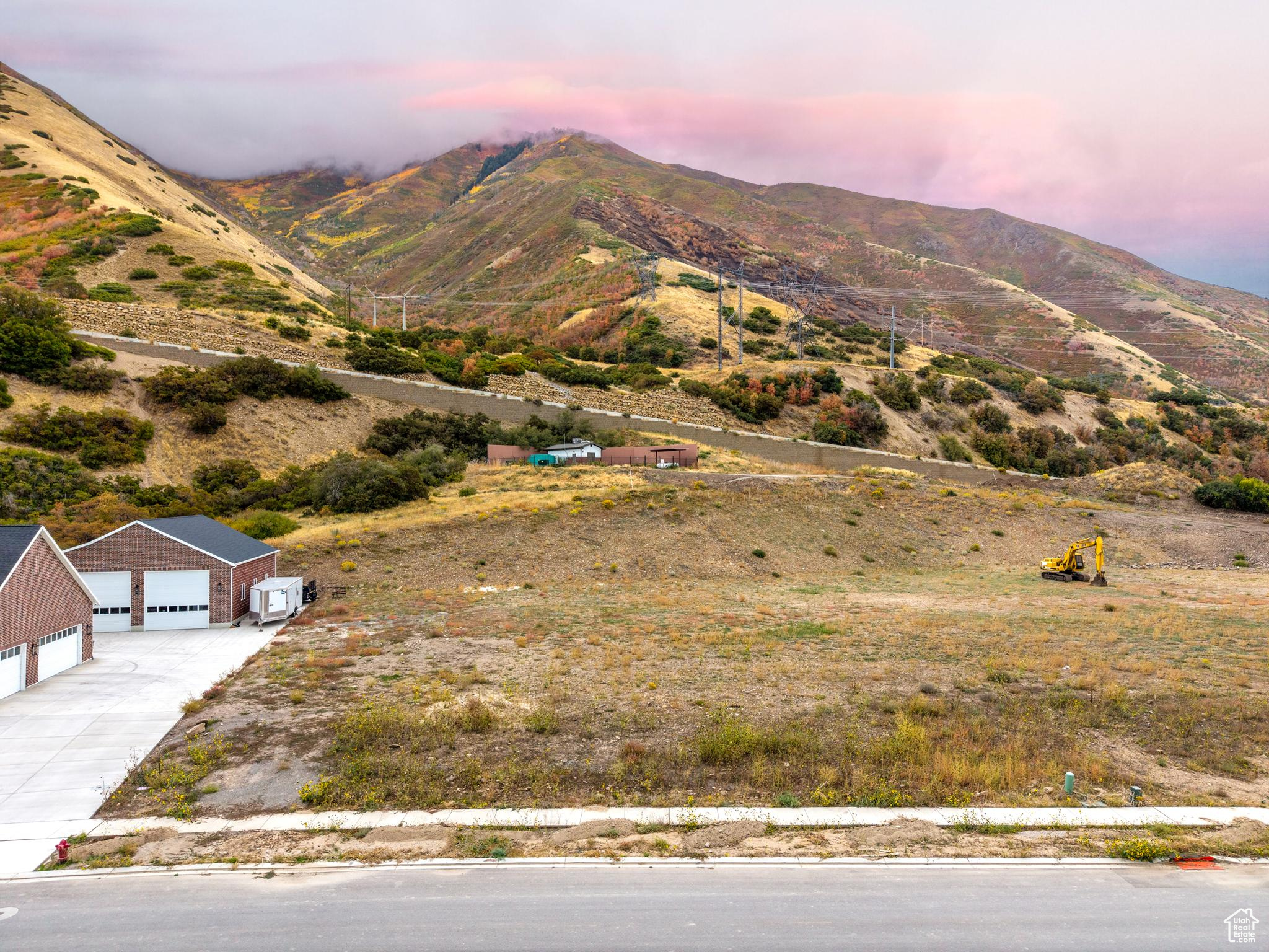 HIDDEN HOLLOW - Land