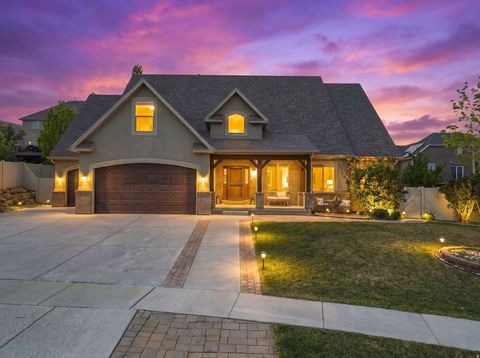 Photo of 2209 S HUNTER DR, Saratoga Springs, UT 84045 (MLS # 2152722)