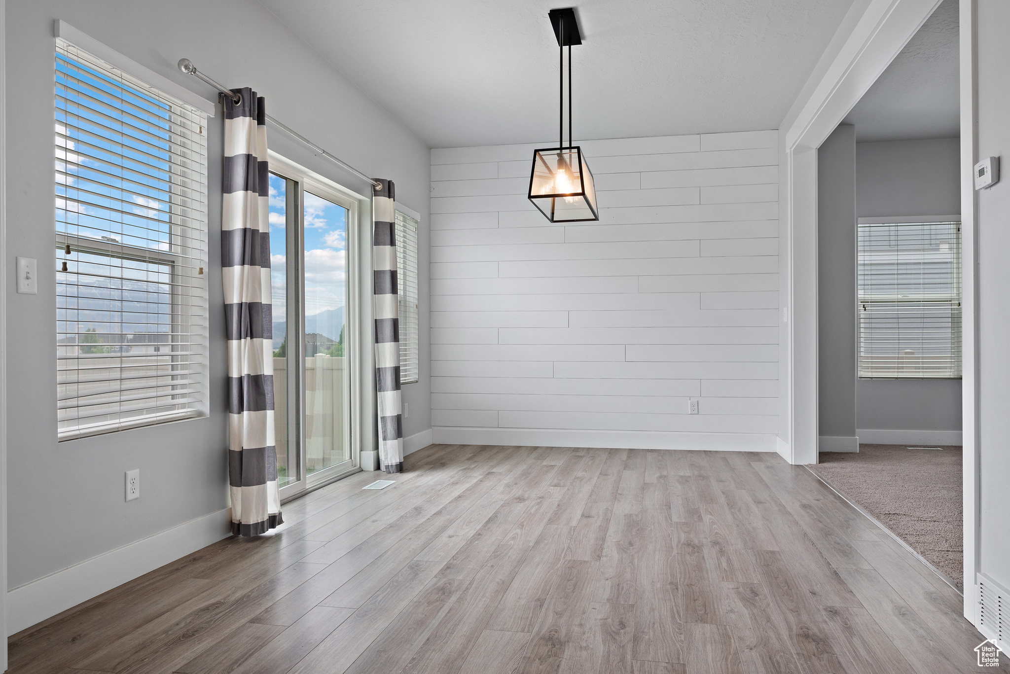 SILVER LAKE - Residential