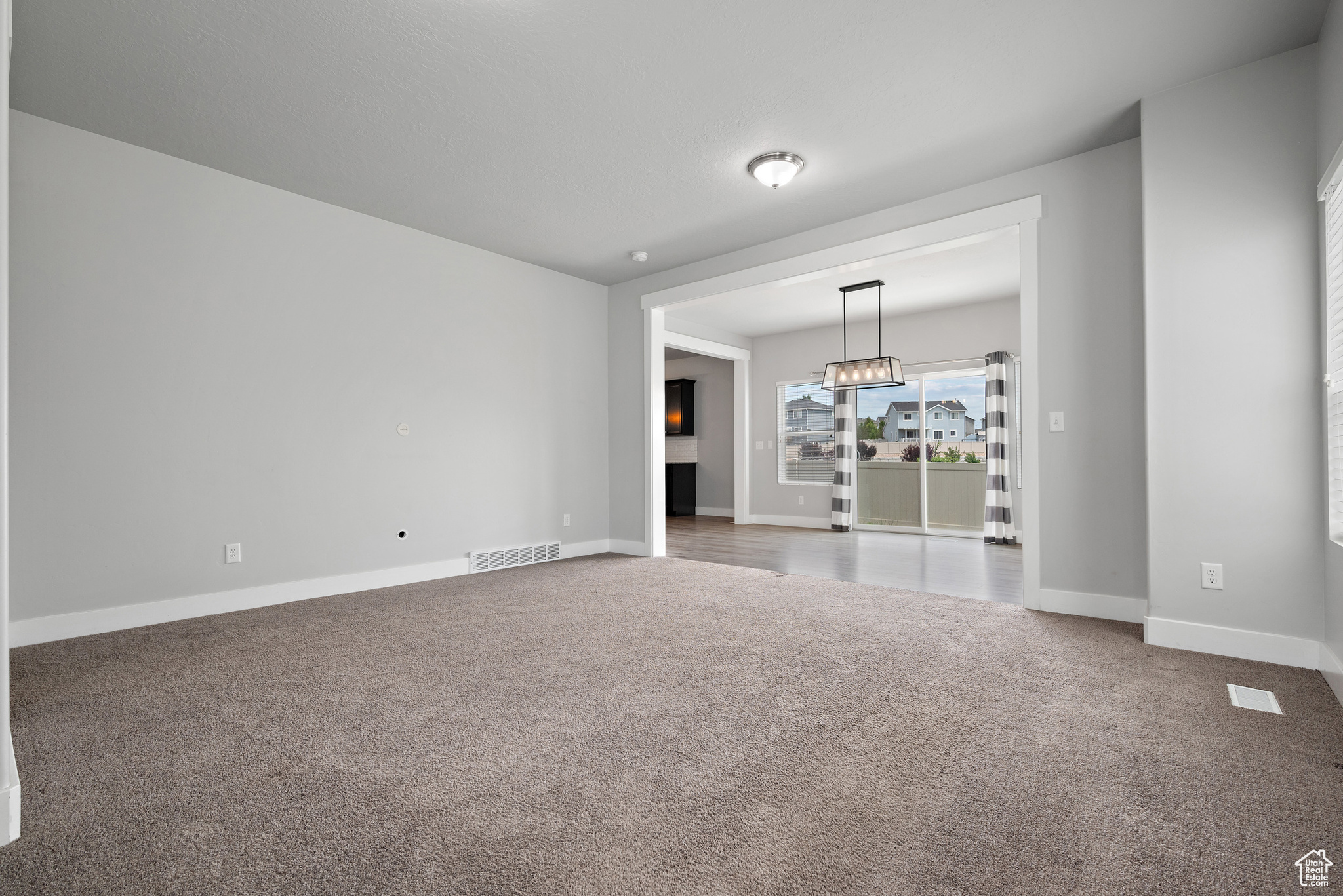 SILVER LAKE - Residential