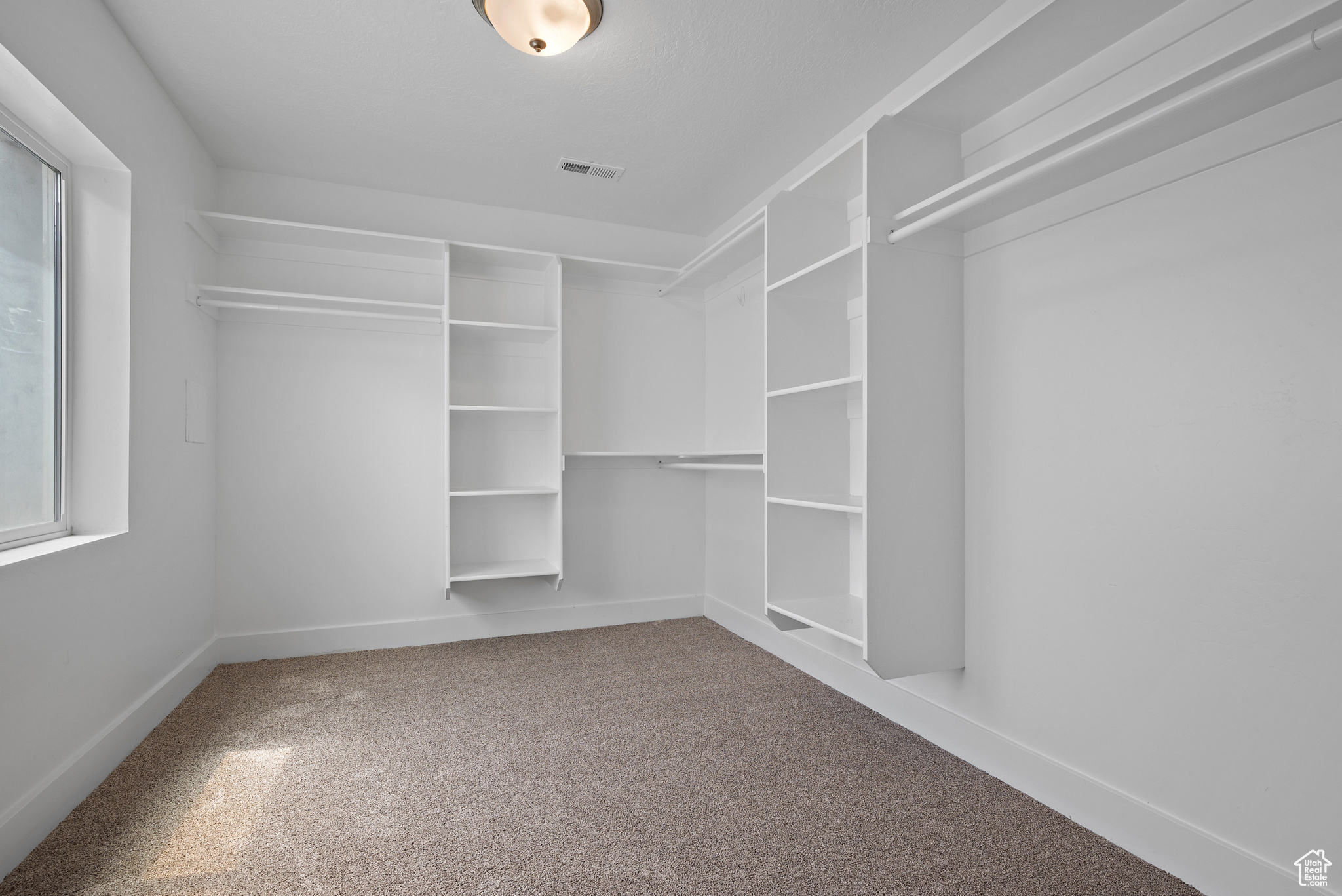 SILVER LAKE - Residential