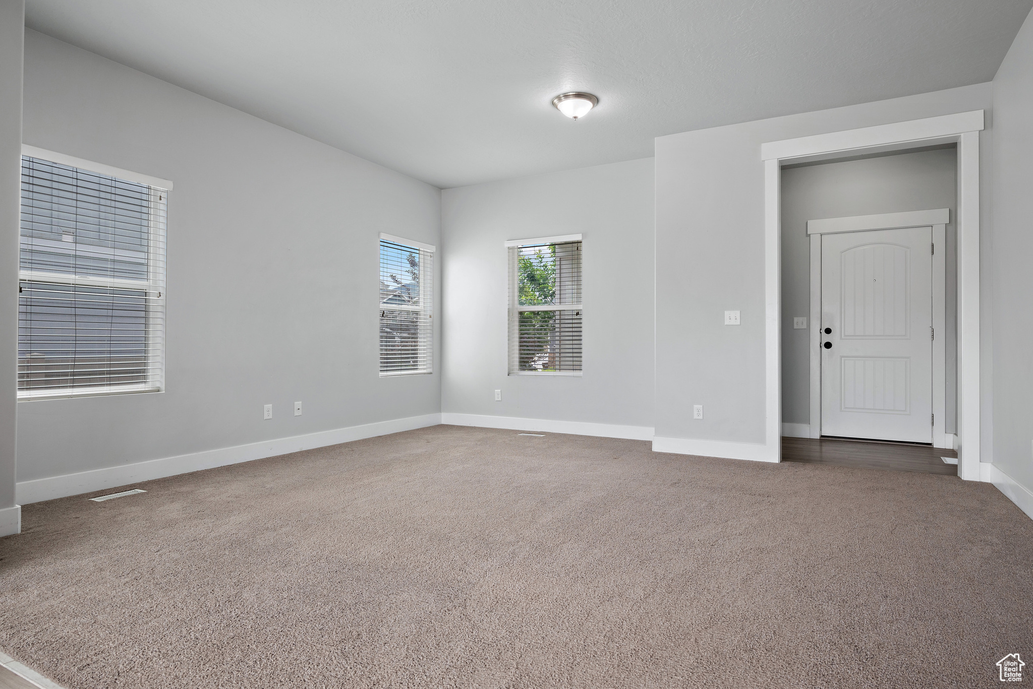 SILVER LAKE - Residential