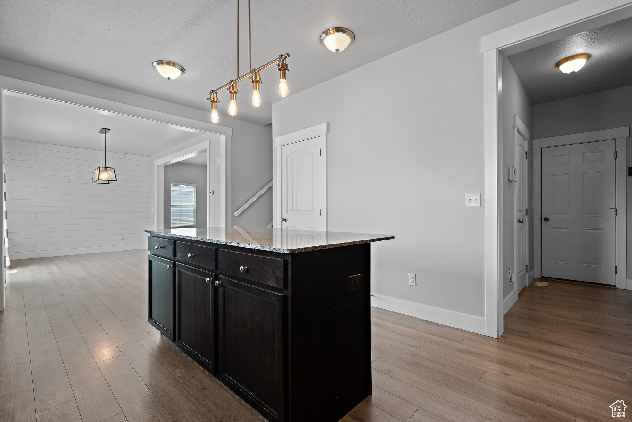 SILVER LAKE - Residential