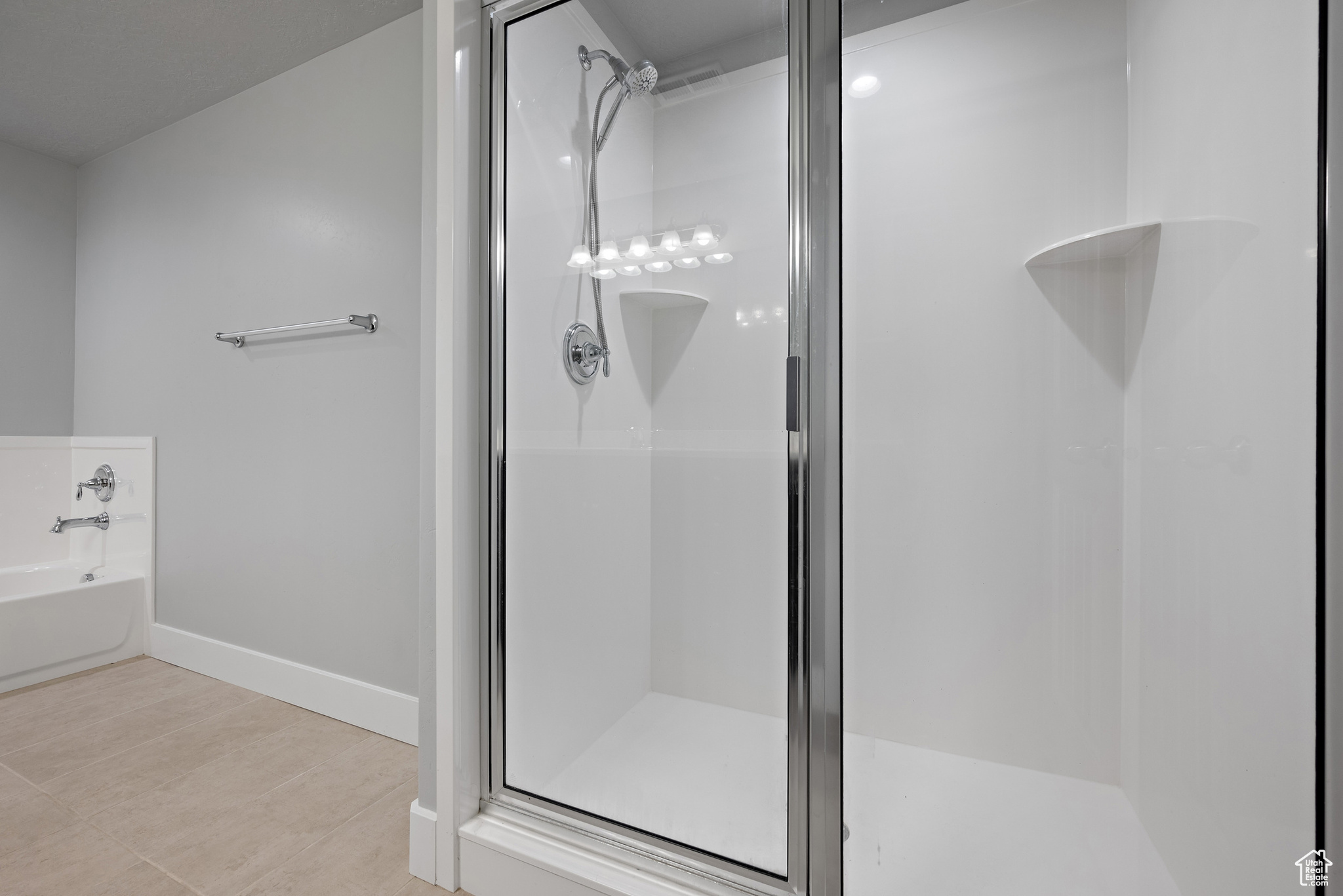 SILVER LAKE - Residential