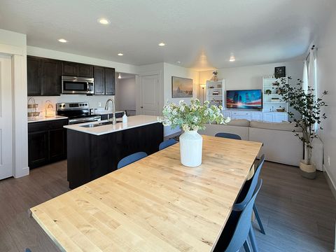 Tiny photo for 3713 S WHITE ASH DR, Mapleton, UT 84664 (MLS # 2120196)