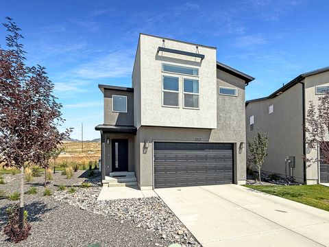 Tiny photo for 3713 S WHITE ASH DR, Mapleton, UT 84664 (MLS # 2120196)