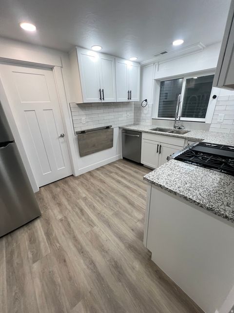 Tiny photo for 1872 E CRESTHILL DR S #B, Holladay, UT 84117 (MLS # 2126518)