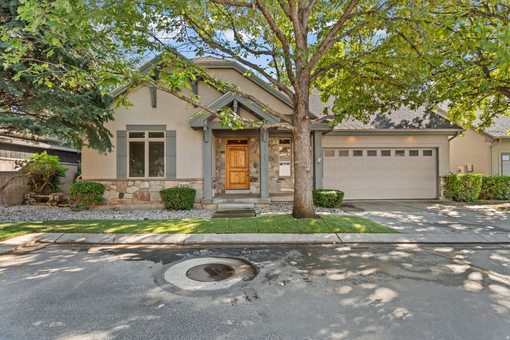 Photo of 2178 E NETTIES PL, Holladay, UT 84124 (MLS # 2185884)