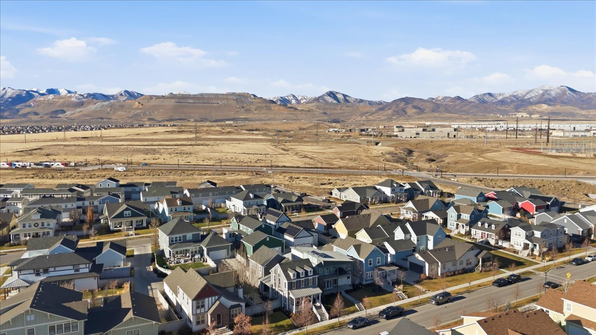 DAYBREAK - Residential